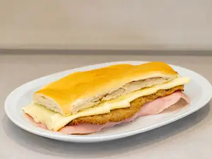 Sándwich Milanesa j y q