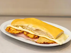 Sándwich Suprema j y q