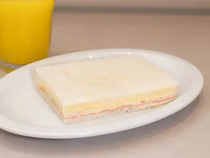 Sándwich triple común de jyq