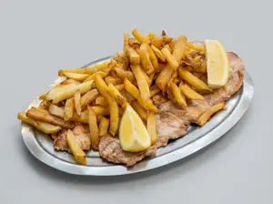 Matambre con papas fritas