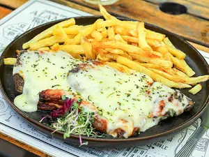 Matambre a la pizza con papas