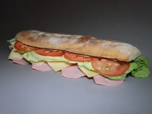 Baguetin de jamón y queso