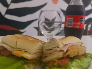 Sandwich de milanesa completo