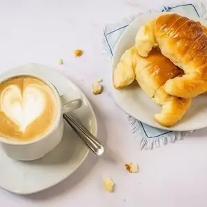Cafe con leche + 2 medialunas