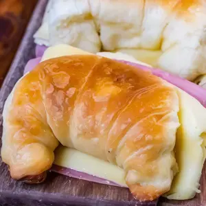 Medialuna jamón&queso x3 unid
