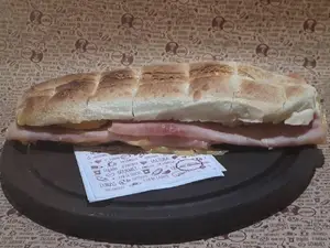 Tostado j q y huevo pan flauta