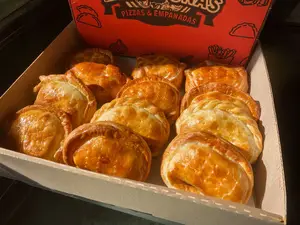 Empanada De Jamón Y Queso