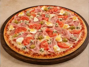 Jamón, tomate, huevo y roquefort