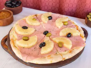 Pizza mozzarella,jamón,ananá
