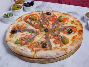 Pizza napolitana con anchoas