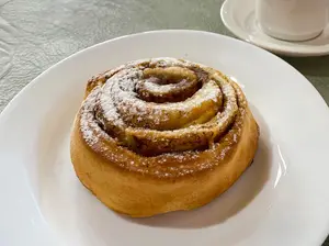 Roll de canela y manzana