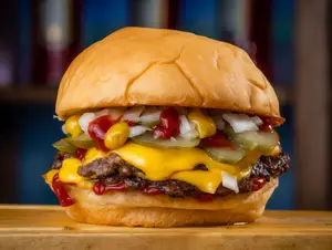 Doble cuarto con papas fritas