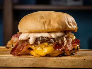 Royal Leblon con papas fritas