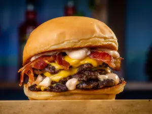 Triple Leblon con papas fritas