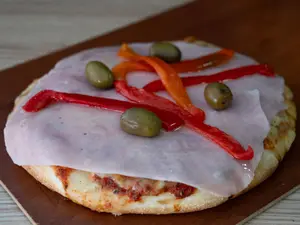 Pizza individual jamón/morrón