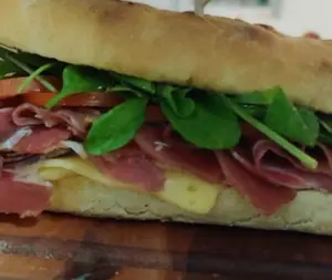 Crudo Y Queso