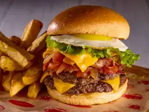 Hamburguesa super 8 cheddar