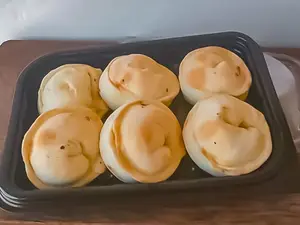 Empanada de jamón y queso 6 un