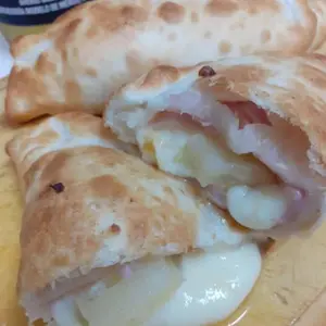 Empanada de ananá y jamón
