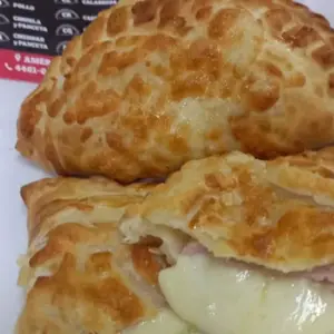 Jamón Y Queso Gratinada