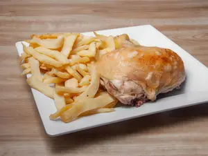 1/4 pollo con guarnición