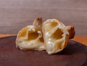Empanada cuatro quesos