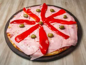 Pizza chica con jamón morrones