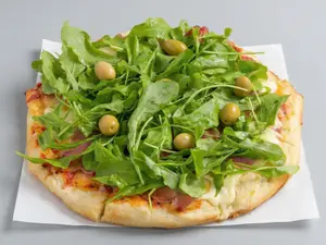 Pizza GRANDE DE CRUDO Y RÚCULA