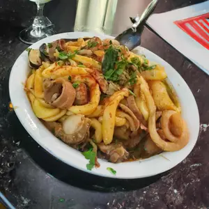 Fusiles Con Mariscos