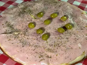 Fugazzetta con jamón