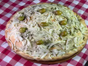 Pizza rellena de pollo
