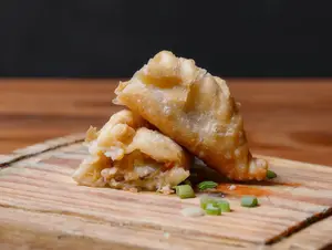 Empanada de pollo frita