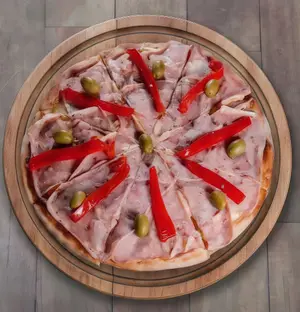Pizza jamón y morrones