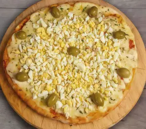 Pizza muzzarella y huevo
