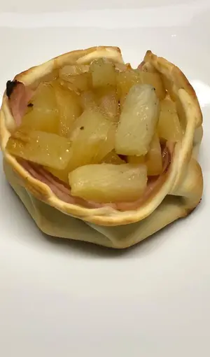 Canastita con jamón y ananá