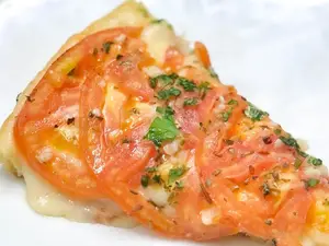 Pizza napolitana con jamón ch