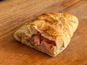 Empanada jamon y queso