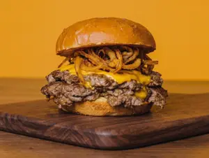 Crispy spicy doble + papas