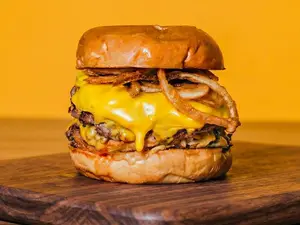 Crispy spicy triple + papas