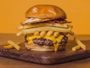 Puerca burger + papas