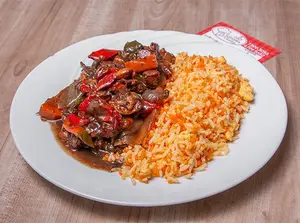 Pollo salteado al wok