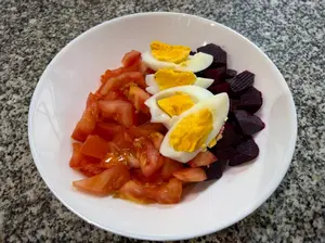 Remolacha tomate huevo mediana