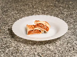 Empanada de carne cortada a cuchillo