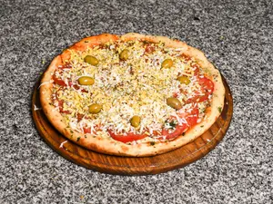 Pizza napolitana con huevo