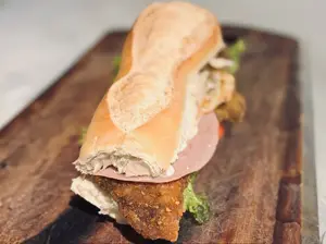 Sándwich de milanesa c/l y t