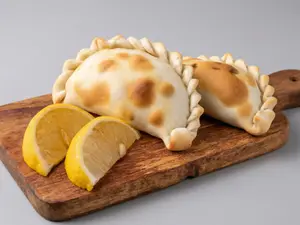 H - Empanada de humita