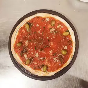 Pizza con ajo al oleo grande