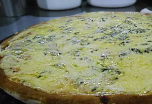 Pizza con roquefort grande