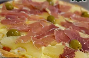 Pizza jamón crudo y ananá gde.