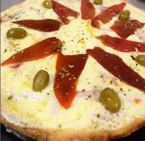 Pizza mozzarella con morrón